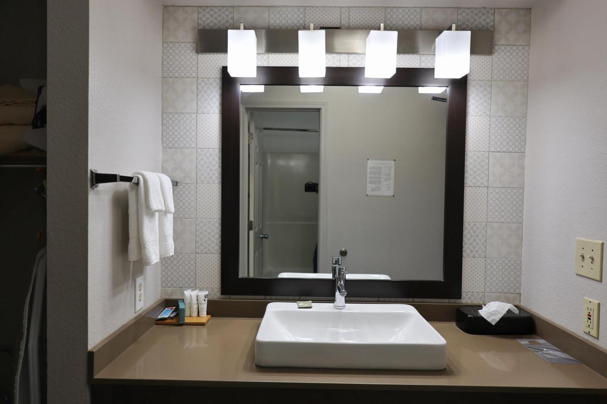 Country & By Radisson, Sparta, Wi Inn 3*