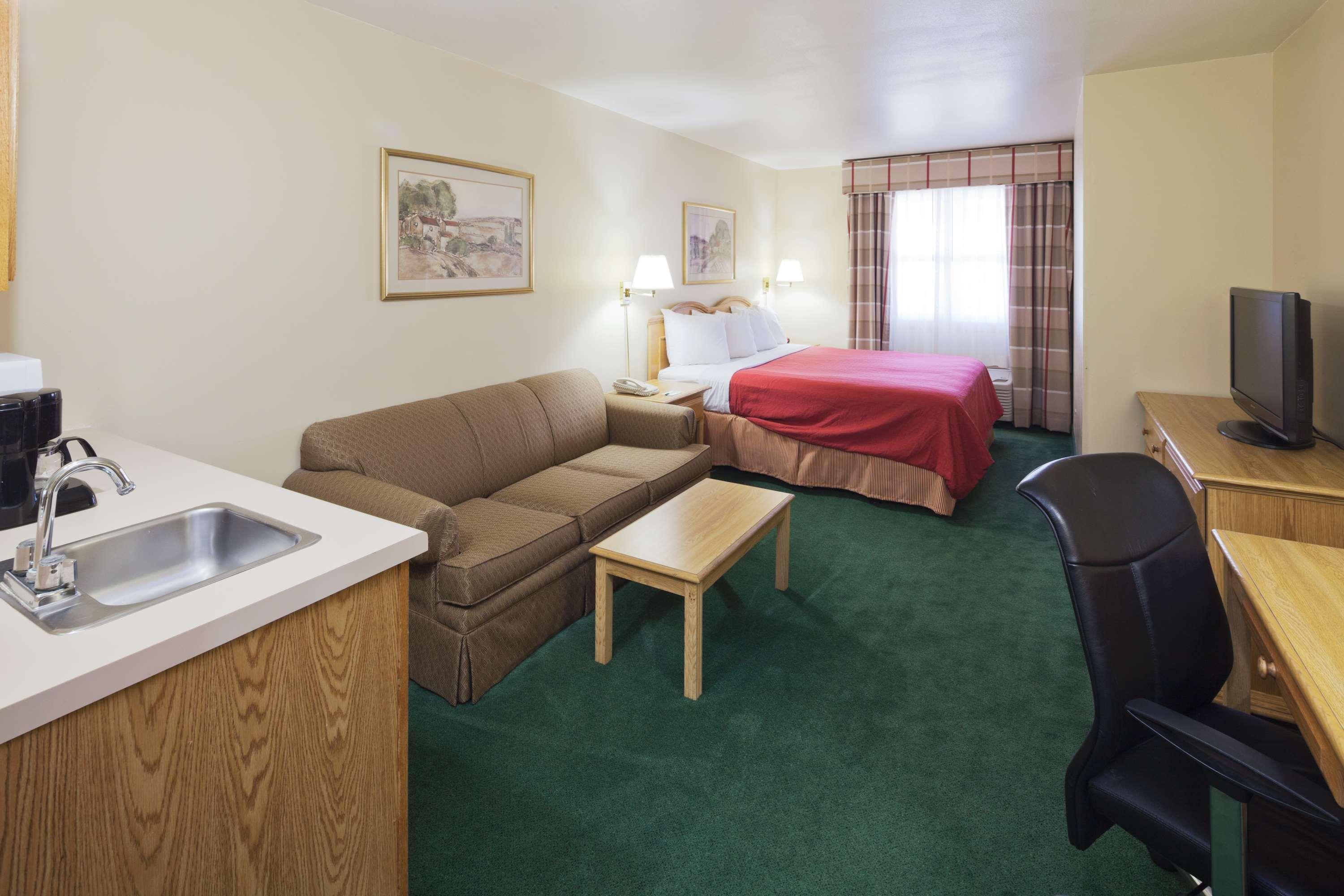 Country & By Radisson, Sparta, Wi Sparta