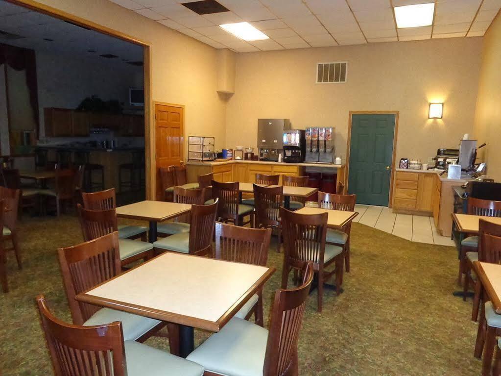 Country & By Radisson, Sparta, Wi